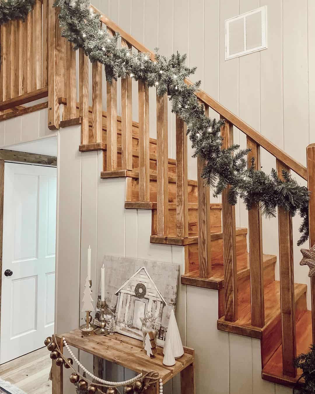 24 Shiplap Staircase Inspirations for a Farmhouse Vice
