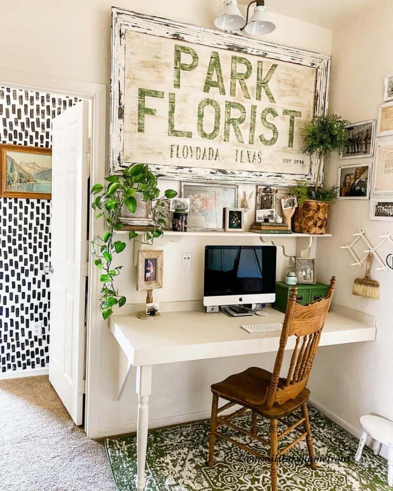 Antique Farmhouse Décor for Office