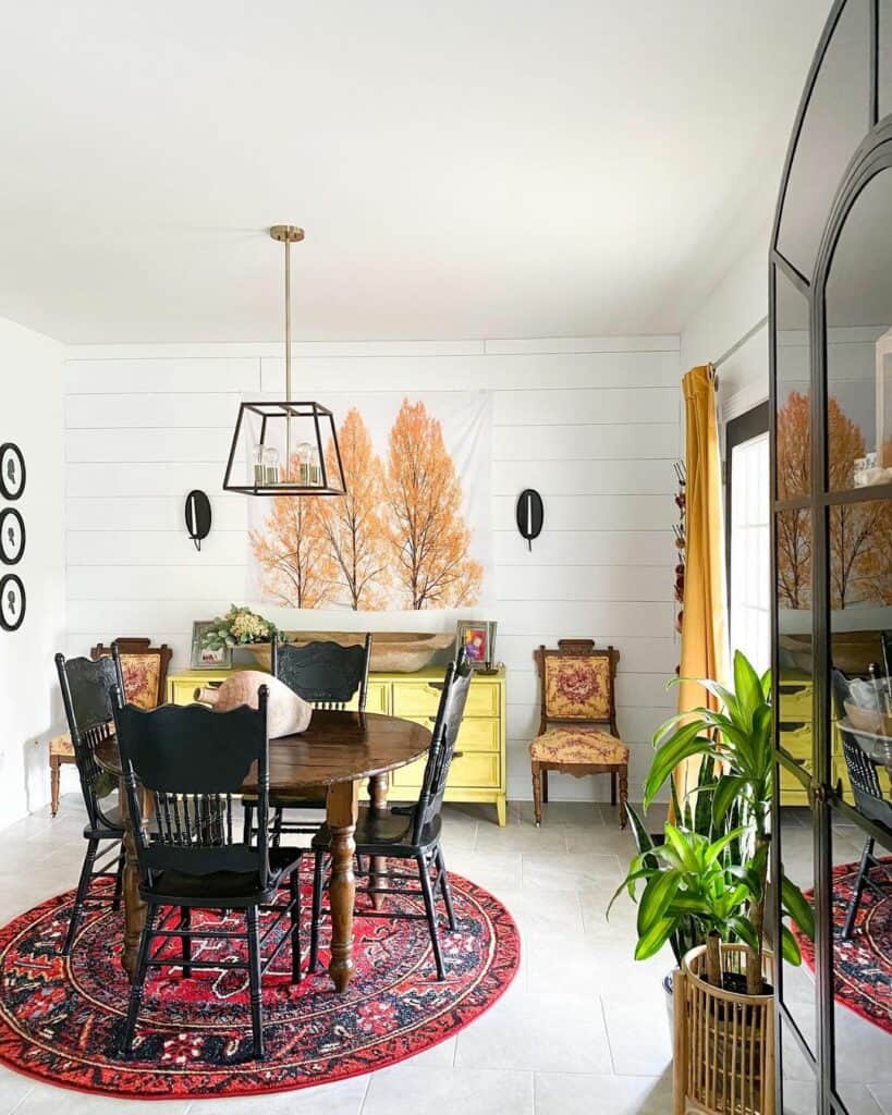 Autumnal Style Vibrant Dining Room