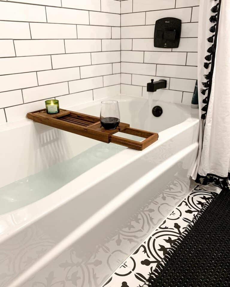Black and White Bathroom Design