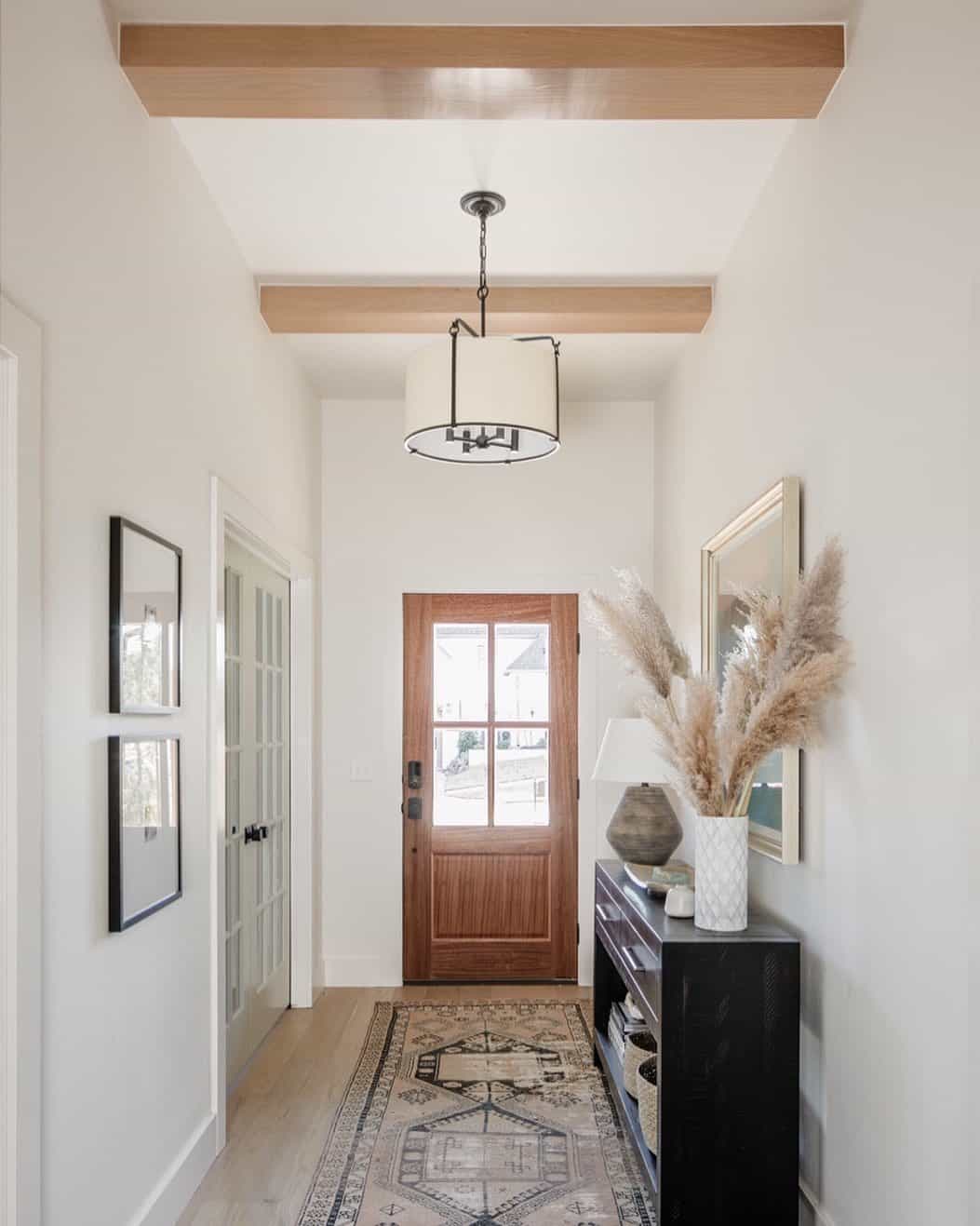 19 Modern Entryway Chandelier Ideas to Brighten Your Foyer
