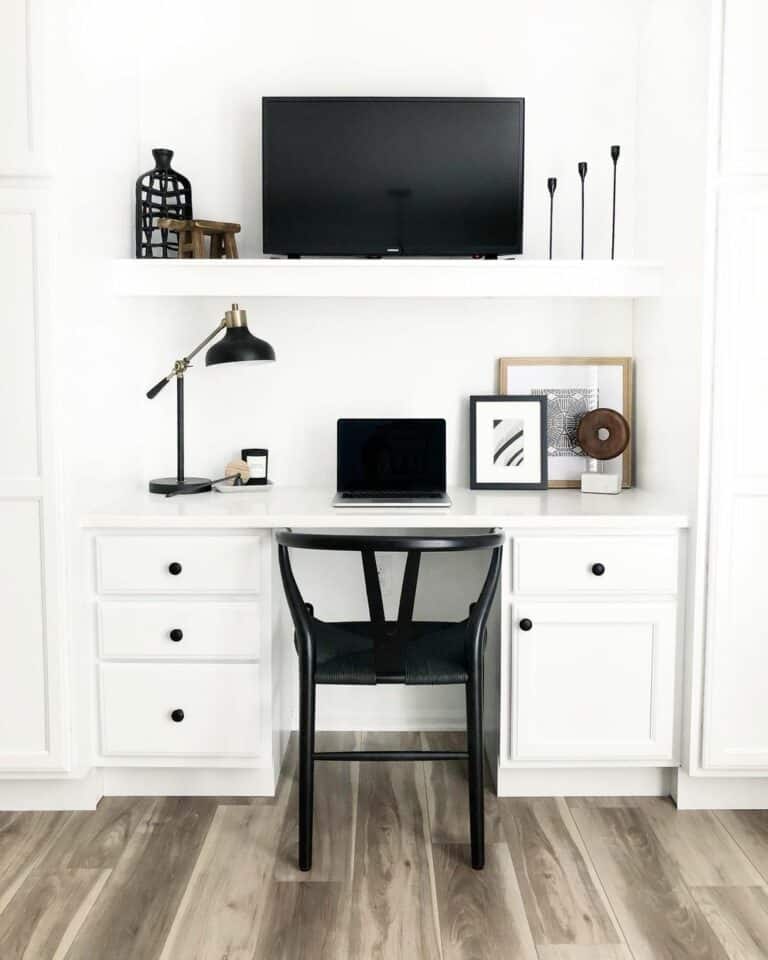 Black and White Office With Modern Décor