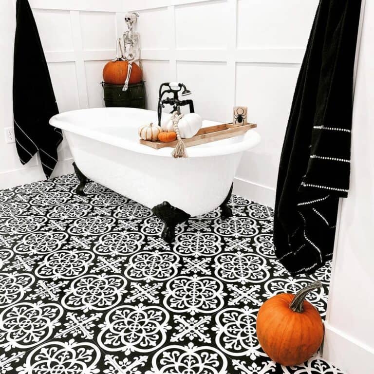 Bold Black and White Halloween-themed Bathroom
