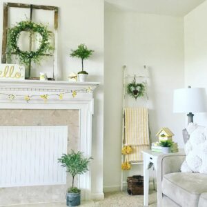 Bright Yellow Living Room Décor for Spring