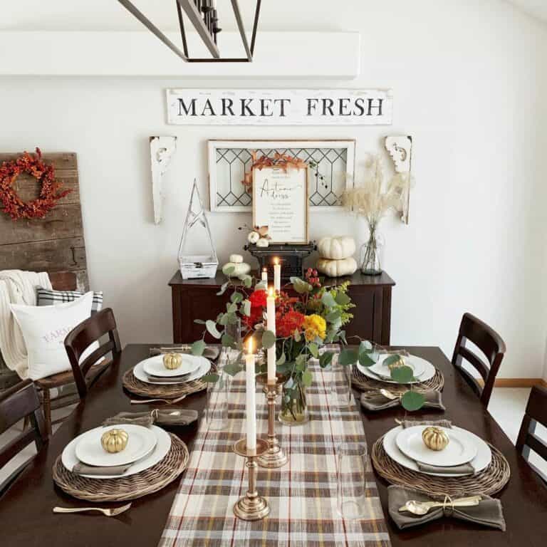 Charming Thanksgiving Dining Room Décor
