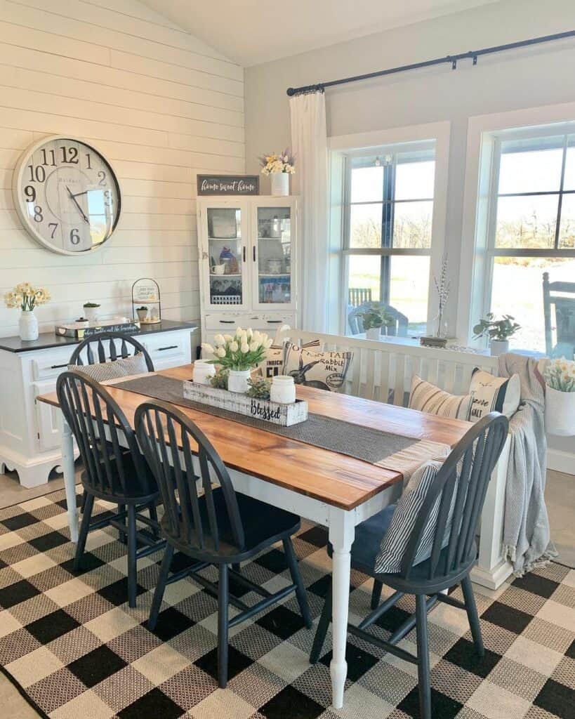 Checkered Dining Room Area Rug Ideas
