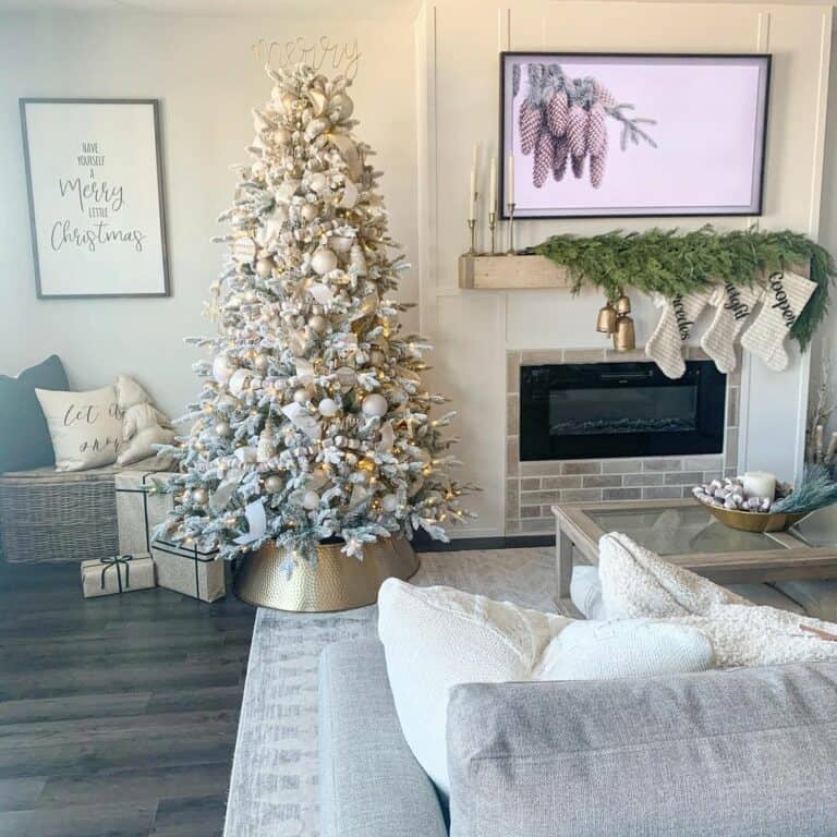 Christmas Bells Decoration Ideas for a Holiday Mantel