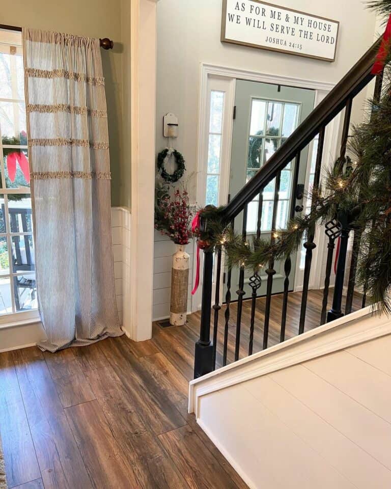Christmas-theme Decorated Entryway