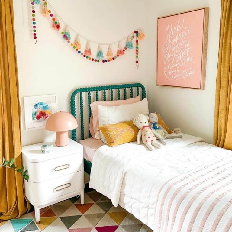 Colorful Décor in Kid's Room