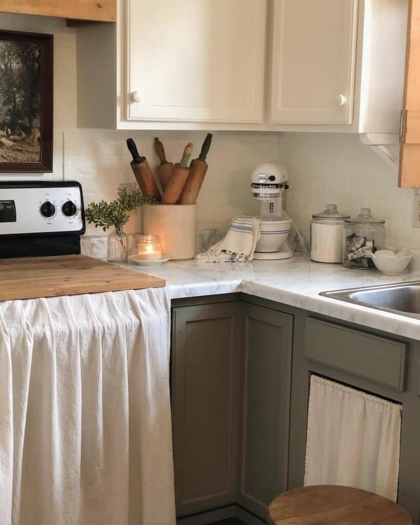 Corner Cabinet Layout Ideas for a Small Kitchen