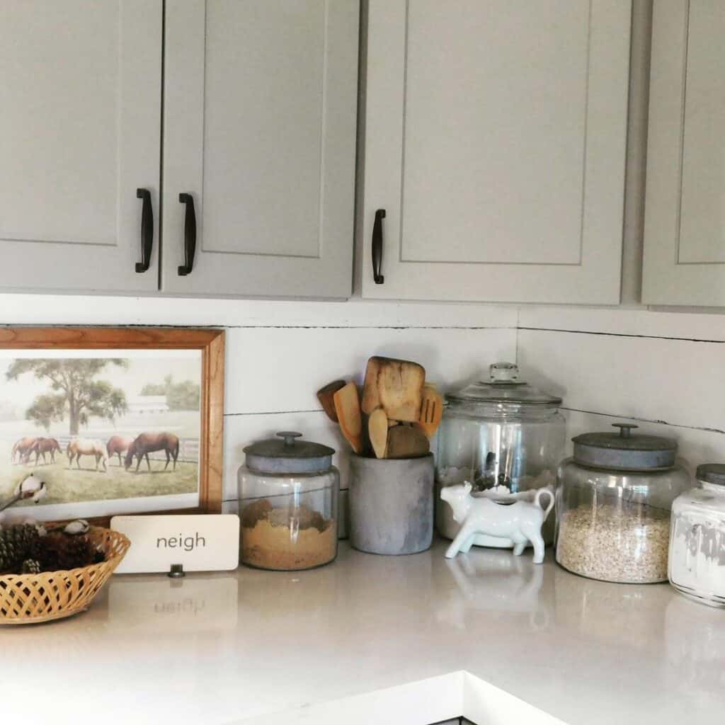 Corner Layout for Overhead Kitchen Cabinets