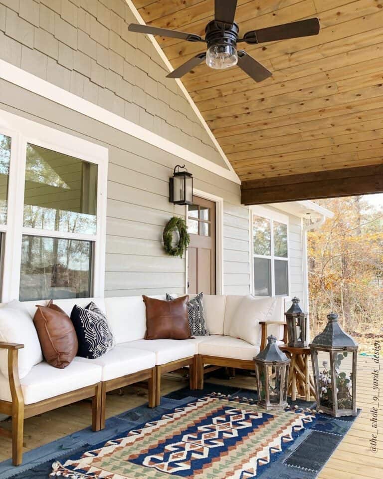 Cottage Front Patio Décor