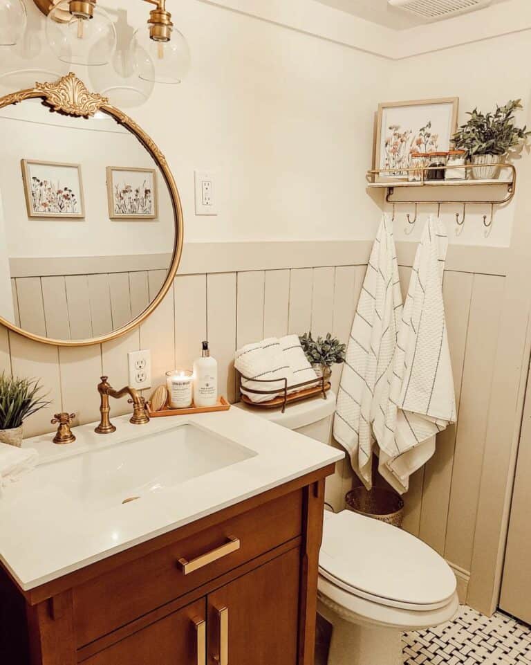 Cottage-style Bathroom Design Idea