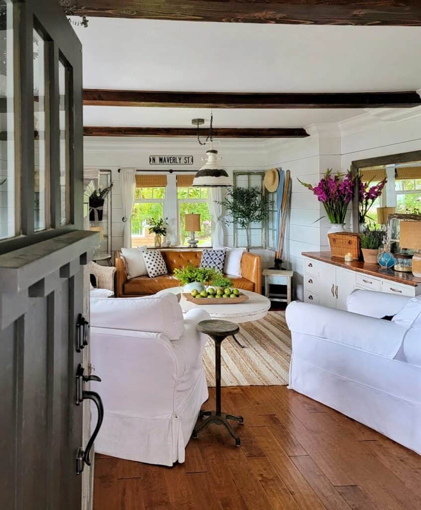 Country Cottage Living Room With Modern Touch