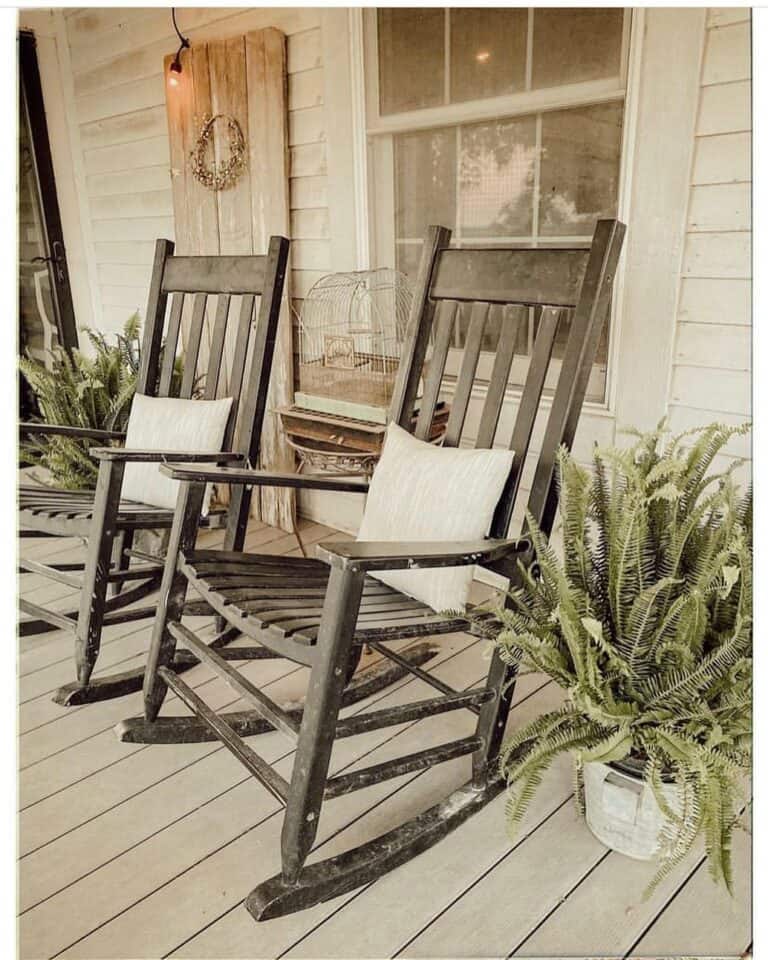 Country Farmhouse Porch Furnishings