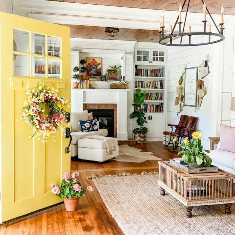 Cozy Cottage With Yellow Door