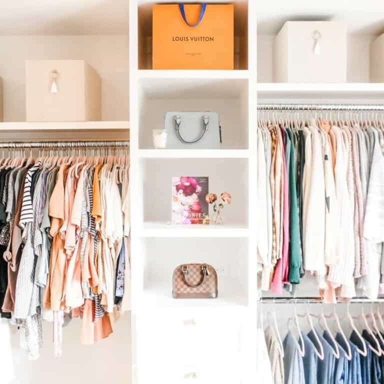 Cozy and Luxurious Display Wardrobe