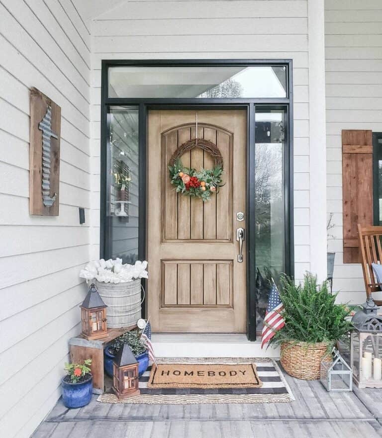 Delightful Farmhouse Front Porch Decorations