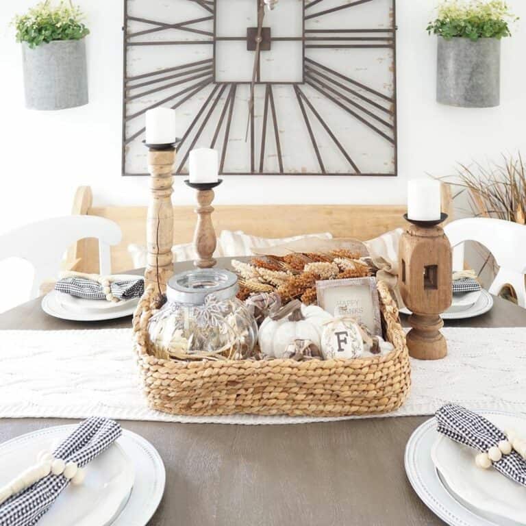Dining Room With Thanksgiving Table Centerpiece