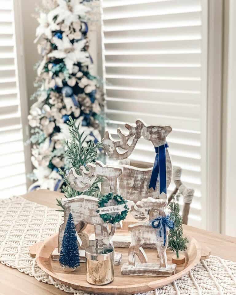 Dining Table Centerpiece With Wood Reindeer Décor