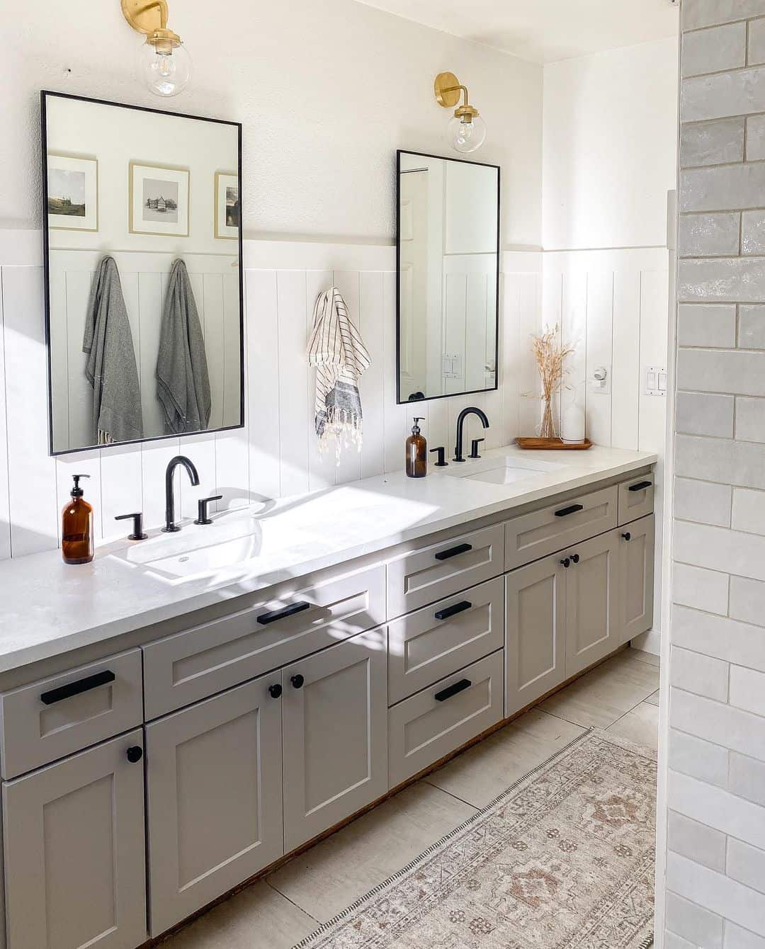 25 Grey Bathroom Ideas To Create A Comfy Aesthetic