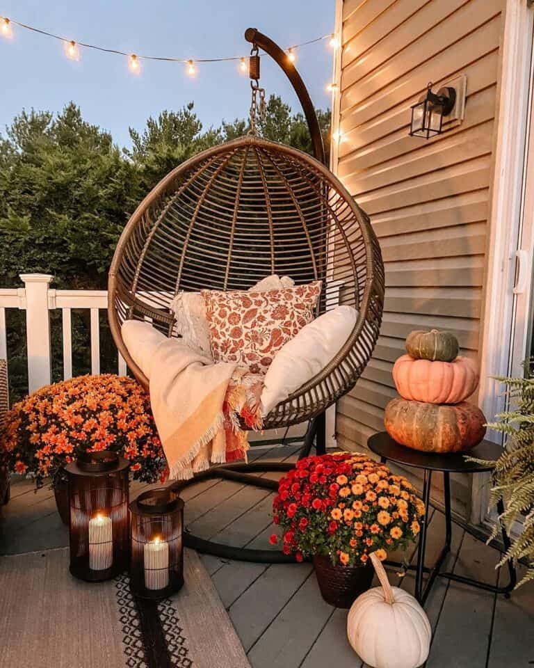 Egg Swing With Outdoor Fall Lantern Décor