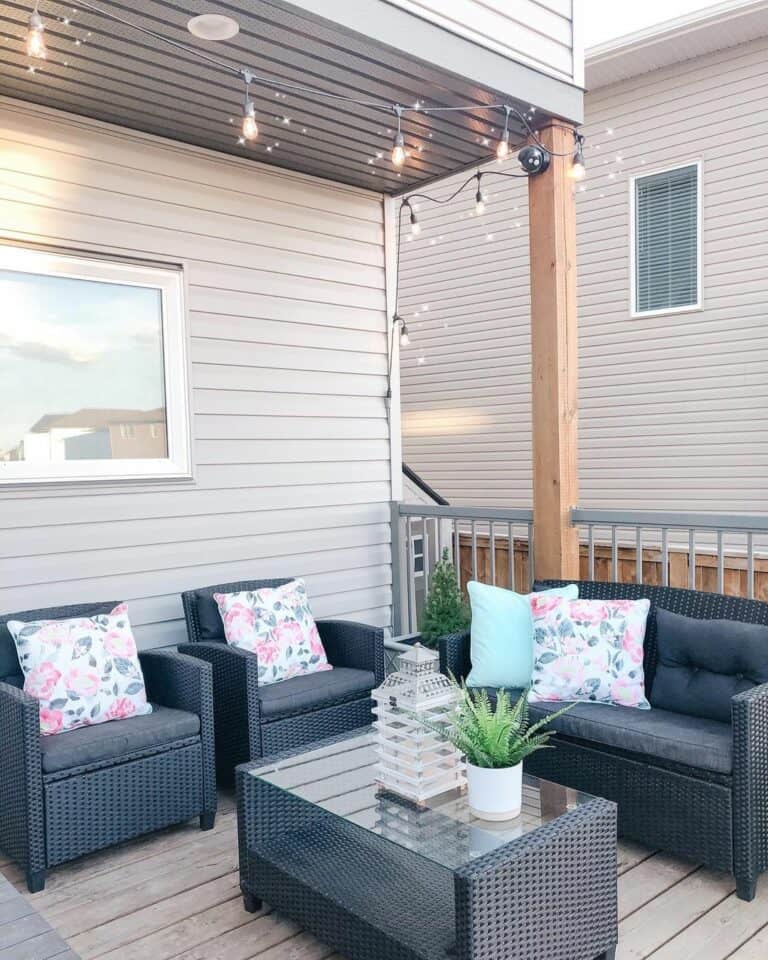 Fall Deck Decorating Ideas With Wicker Furniture