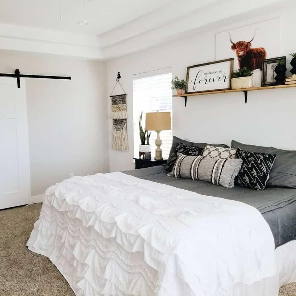 25 No Headboard Ideas for A Versatile and Modern Bedroom