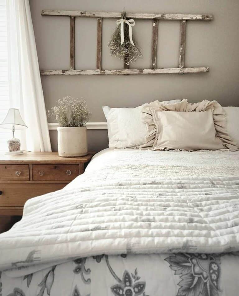 Farmhouse Bed With No Headboard Ideas