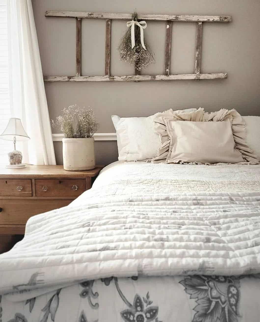 25 No Headboard Ideas for A Versatile and Modern Bedroom