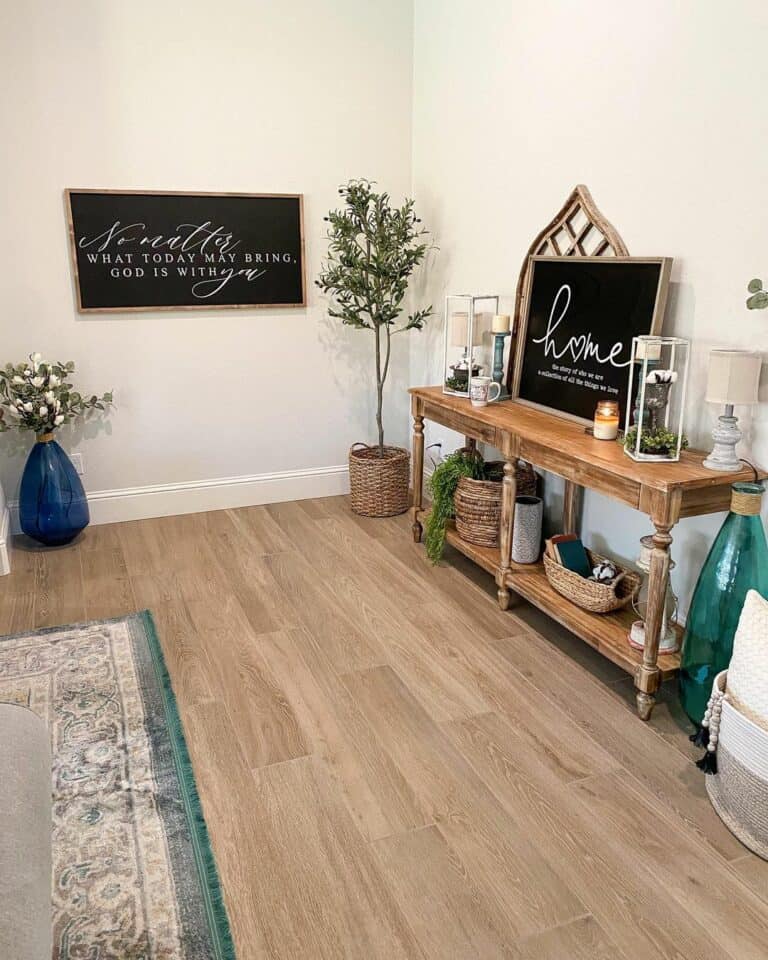 Farmhouse Console Table with Rustic Décor