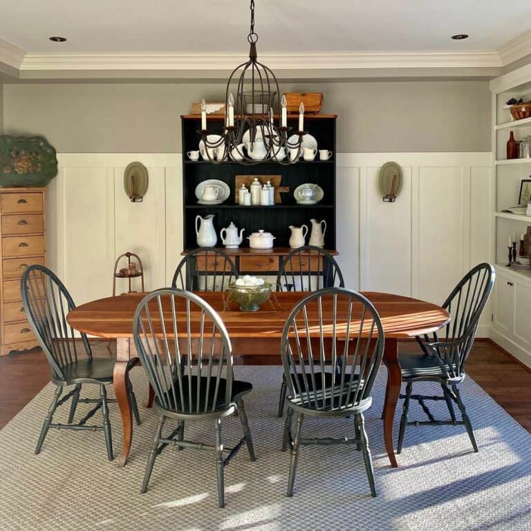 Farmhouse Dining Room With Crown Molding