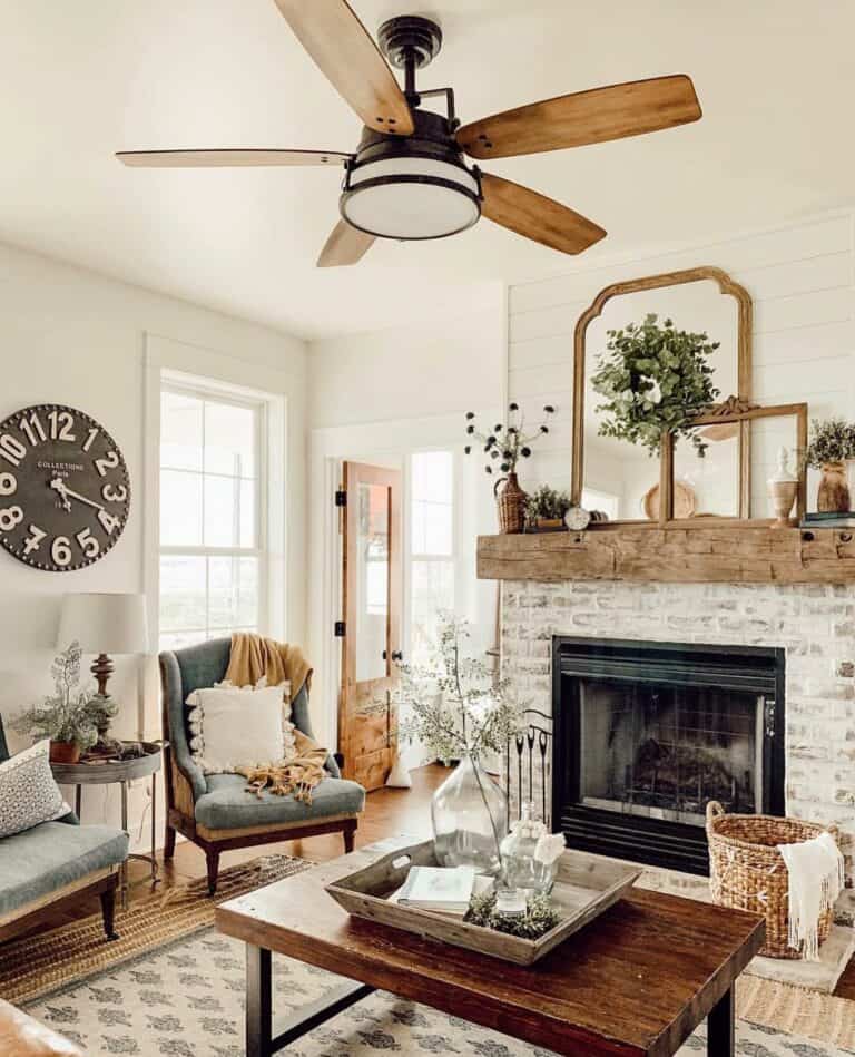 Farmhouse Living Room With Green Spring Décor