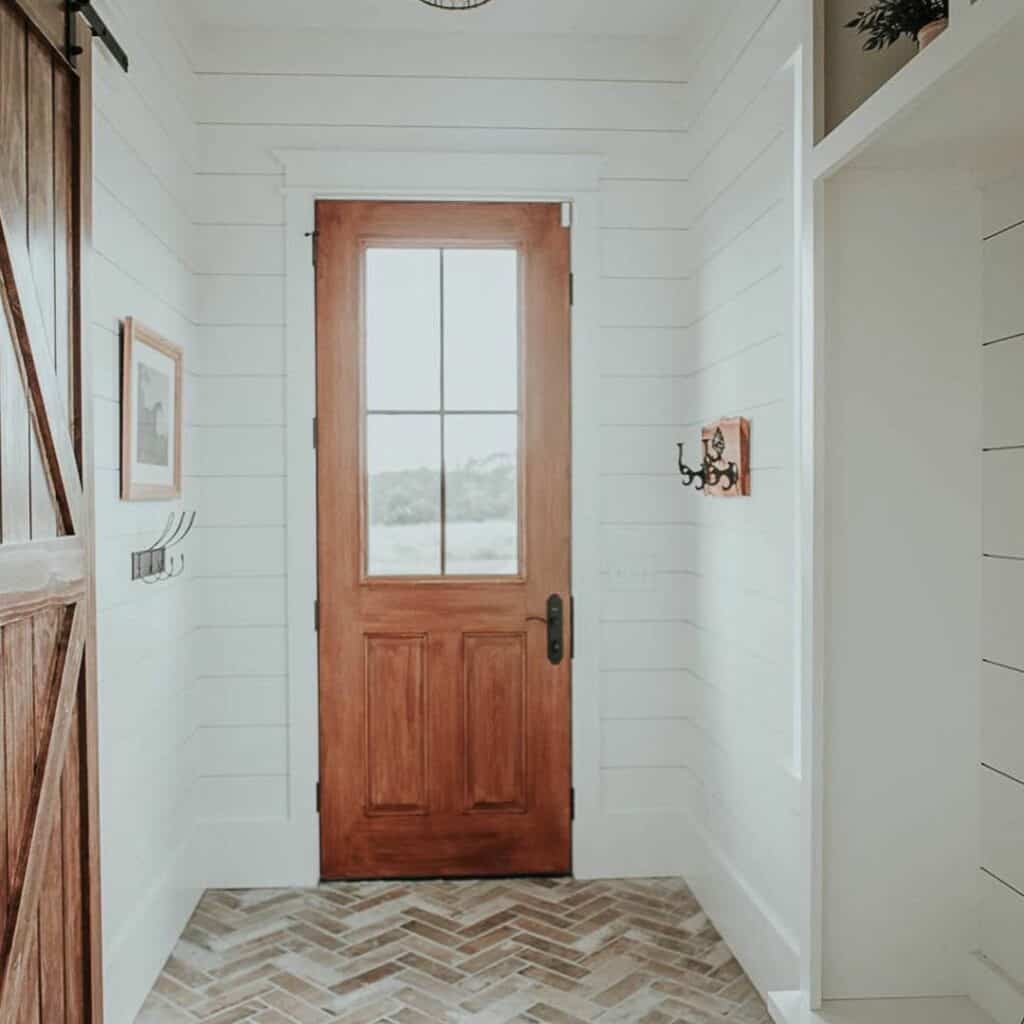 Farmhouse-inspired Home Entryway