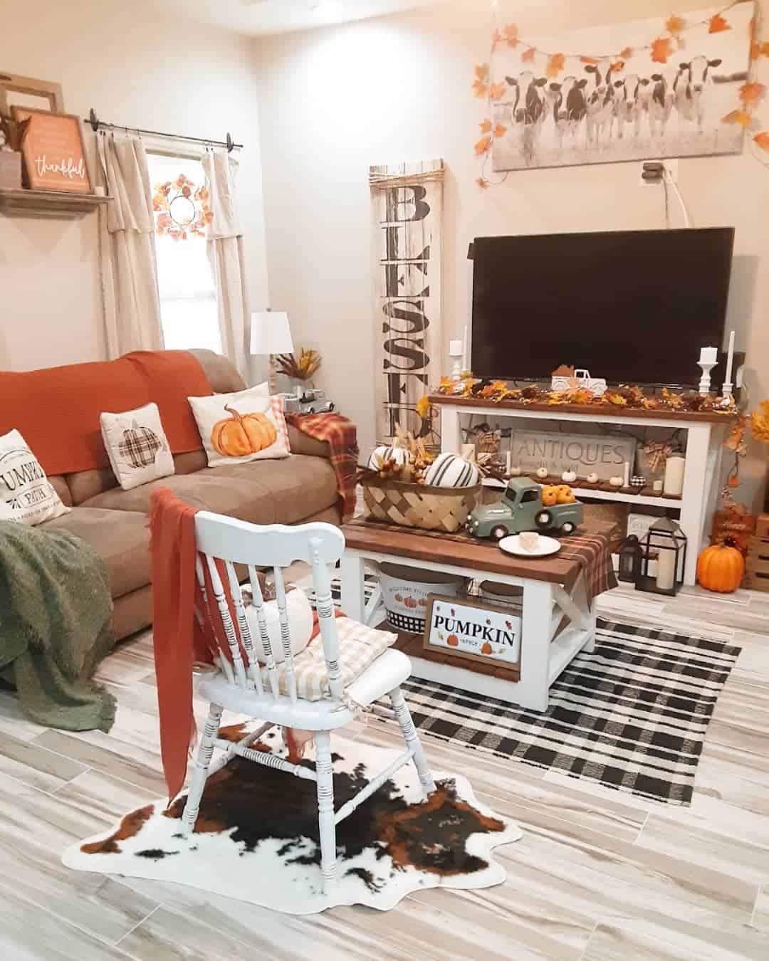 28 Warm Farmhouse Living Rooms for a Cozy Atmosphere