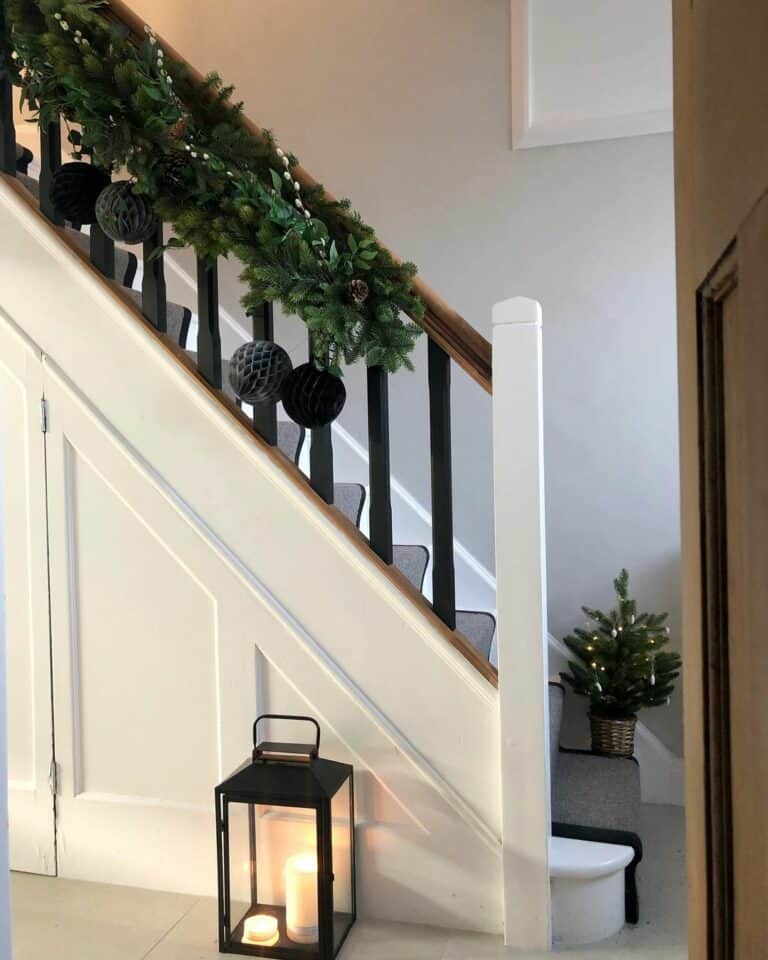 Festive and Modern Carpeted Staircase