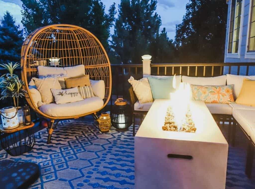 Fire Pit Seating Idea With Wicker Egg Chair