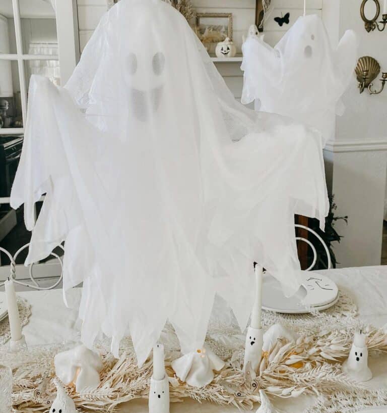 Floating Ghostly Dining Room Table Décor