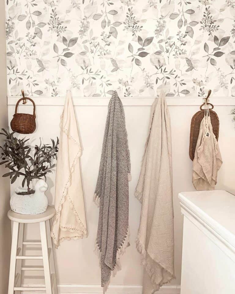 Floral Black and White Wallpaper With Hooks