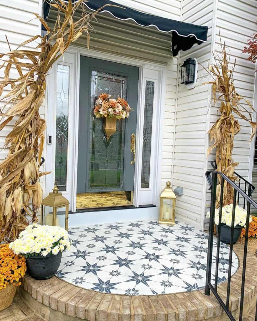 Front Door Outdoor Fall Lantern Décor With Natural Fall Accents