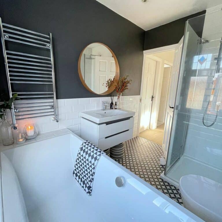 Fun Monochromatic Bathroom Idea