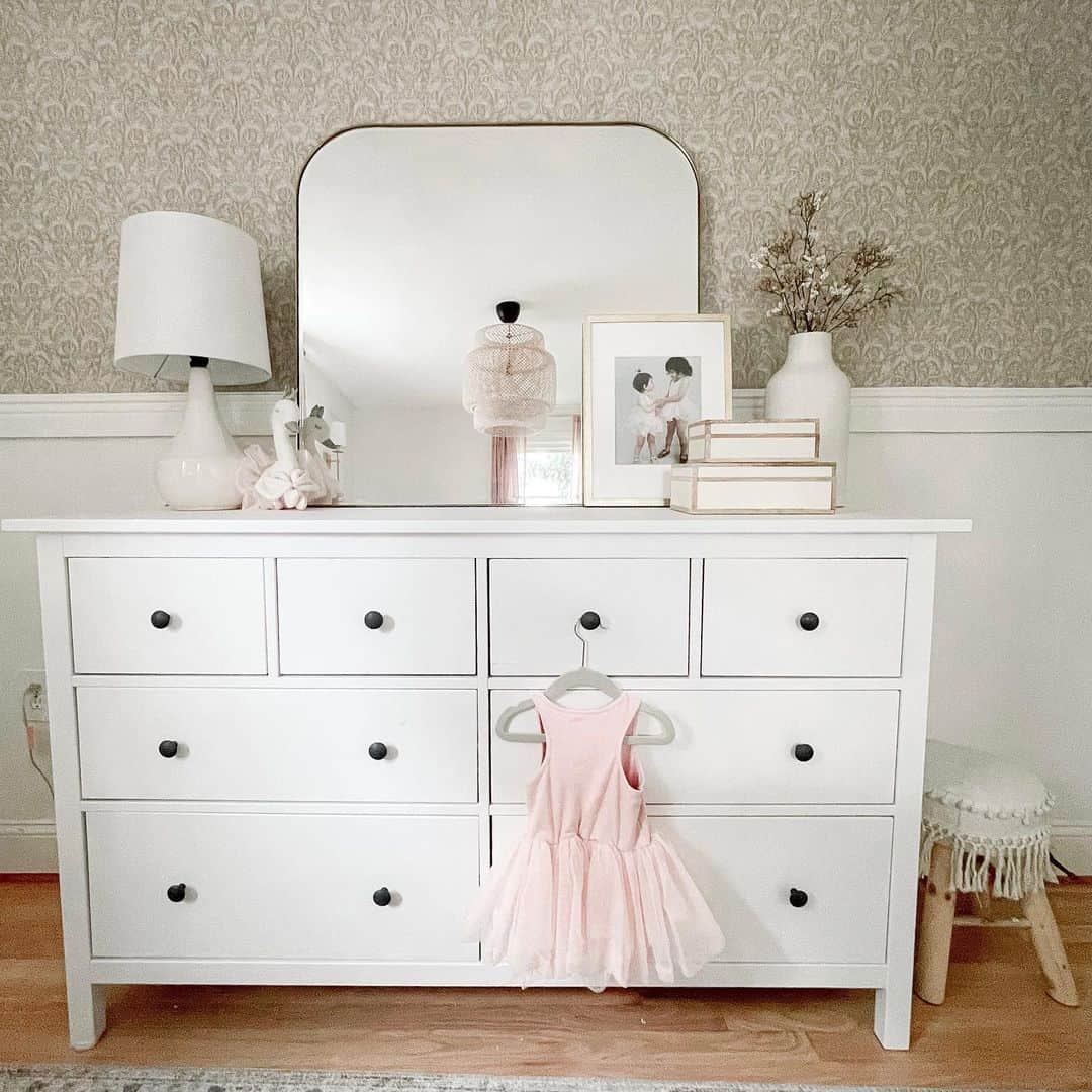 35 Cute Wallpaper for Girl’s Room Ideas for All Styles