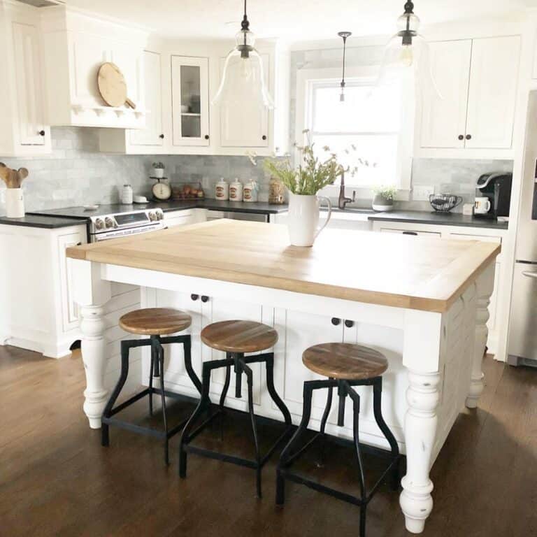 Glass Farmhouse Kitchen Lighting Idea