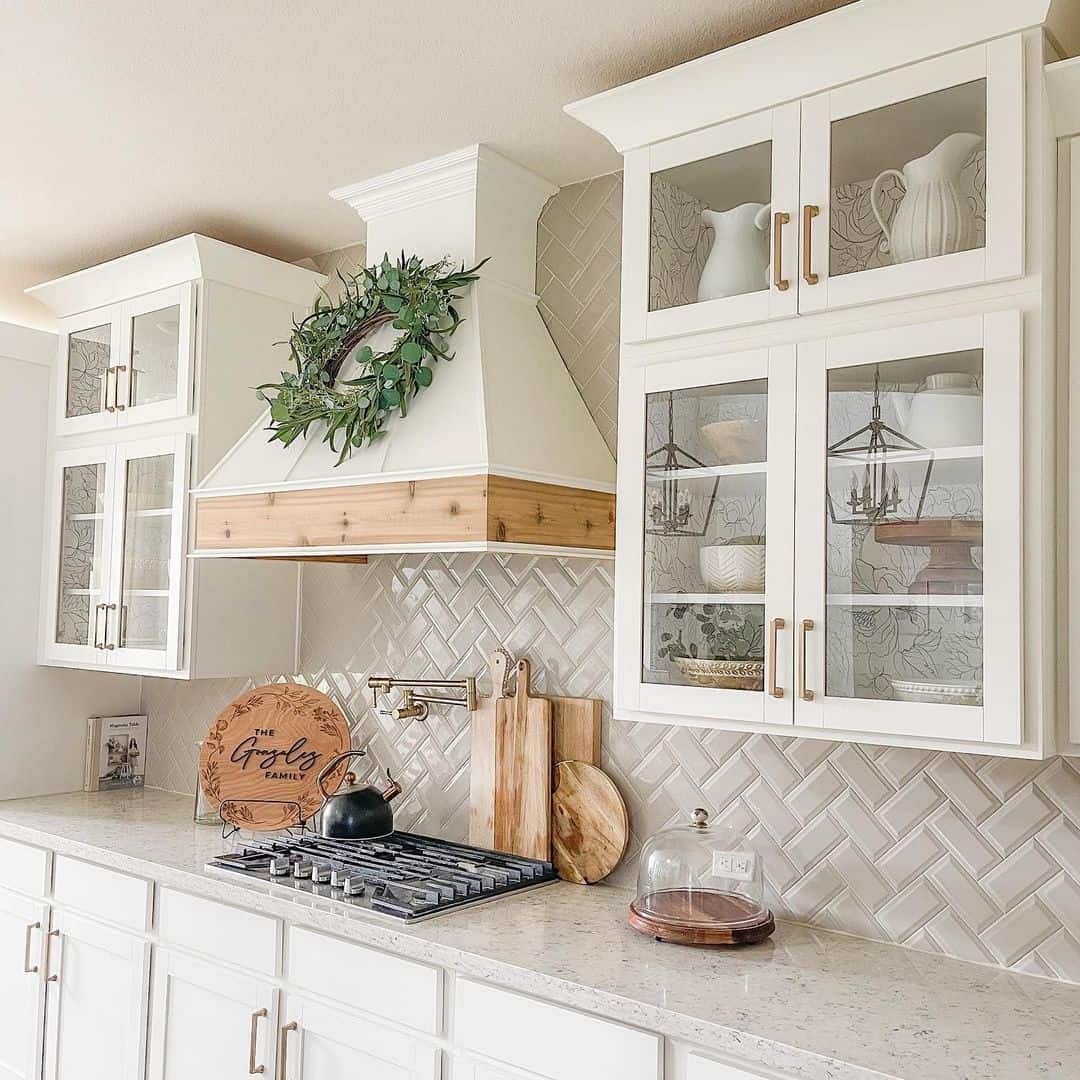 29 White Kitchen Hardware Ideas