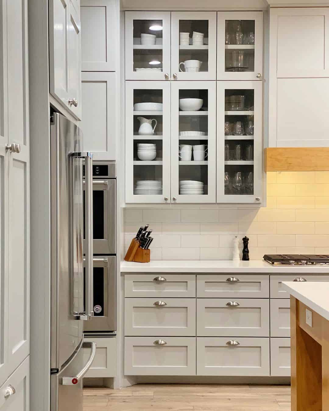 32 Kitchen Cabinet Hardware Ideas That Will Turn Heads