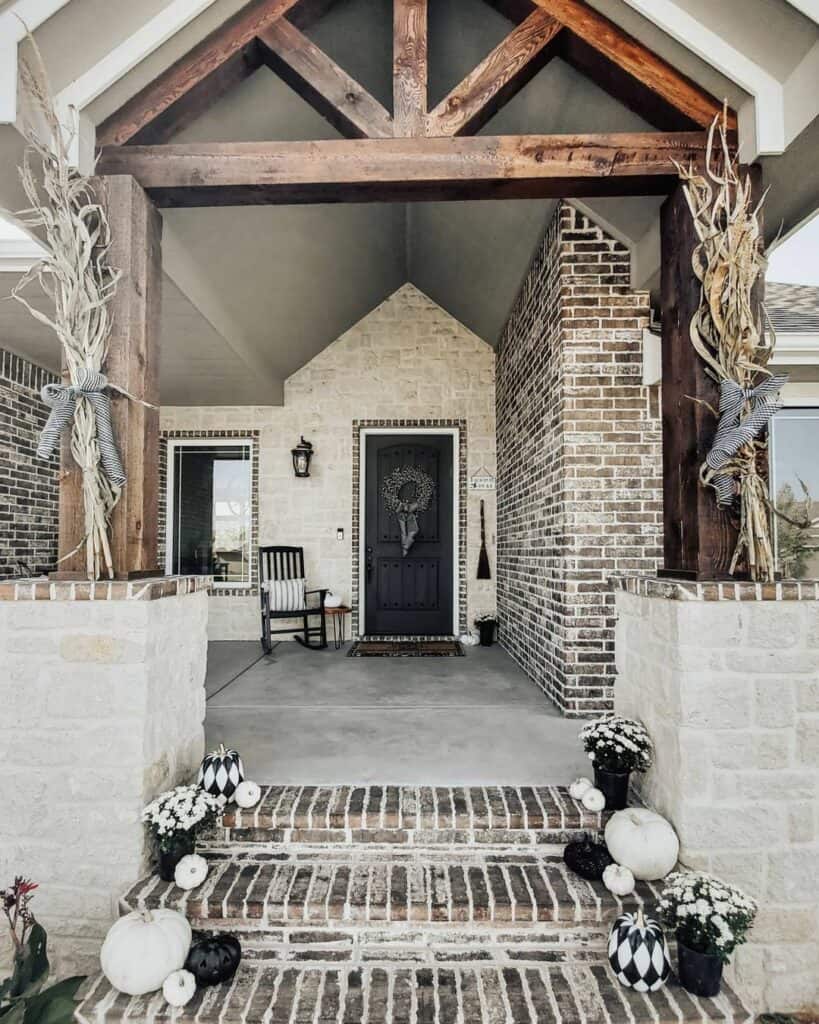30 Farmhouse Porch Ideas for a Welcoming Home