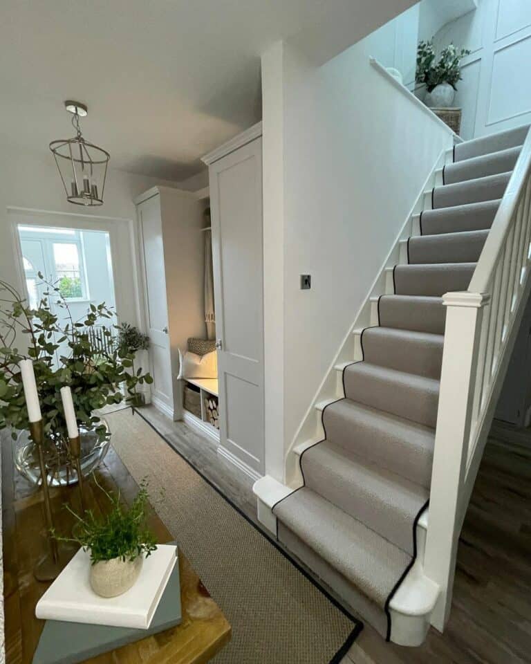 Gray Runner Ideas That Are Perfect for a Neutral Staircase