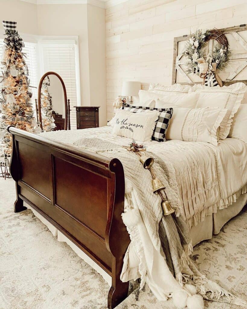 Holiday Decorating Ideas for a Farmhouse Bedroom - Soul & Lane
