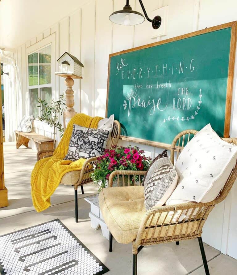 Homey Spring Porch Decoration