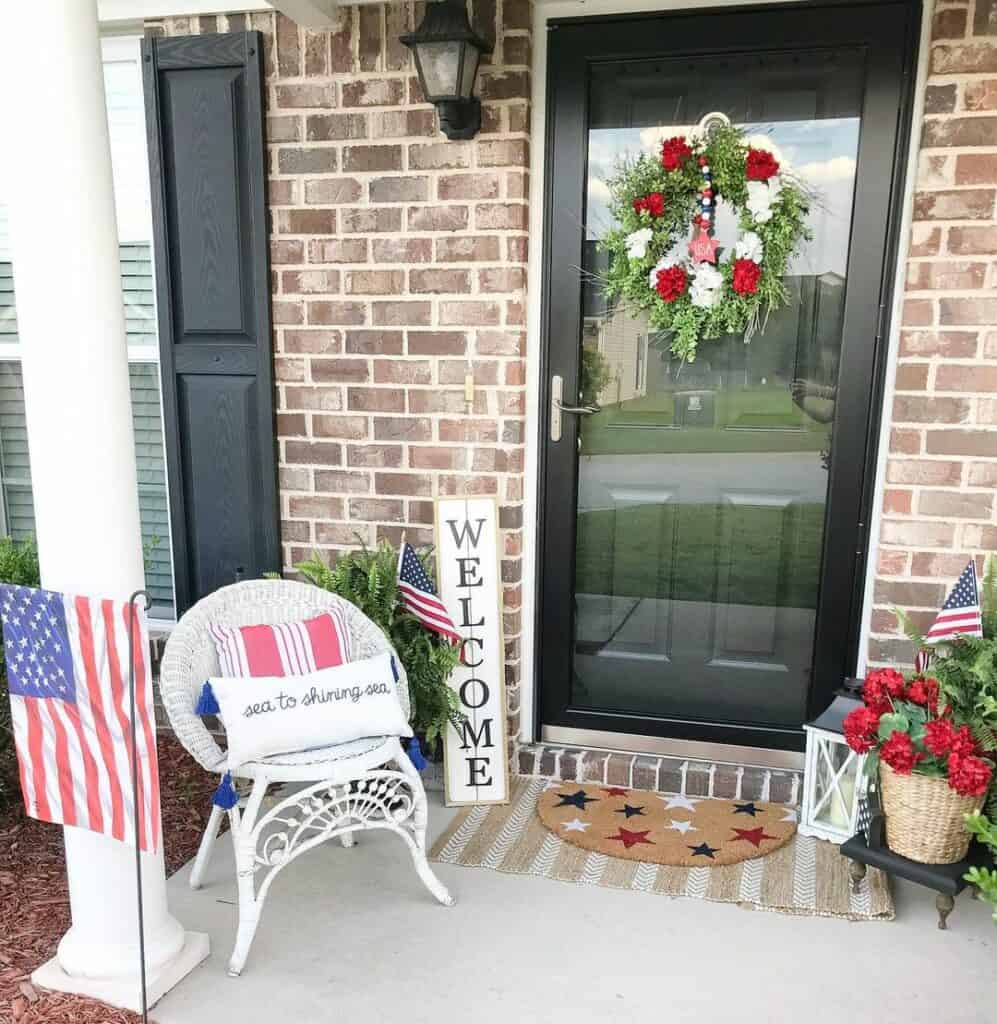 Ideas for Patriotic Floral Décor at the Entryway